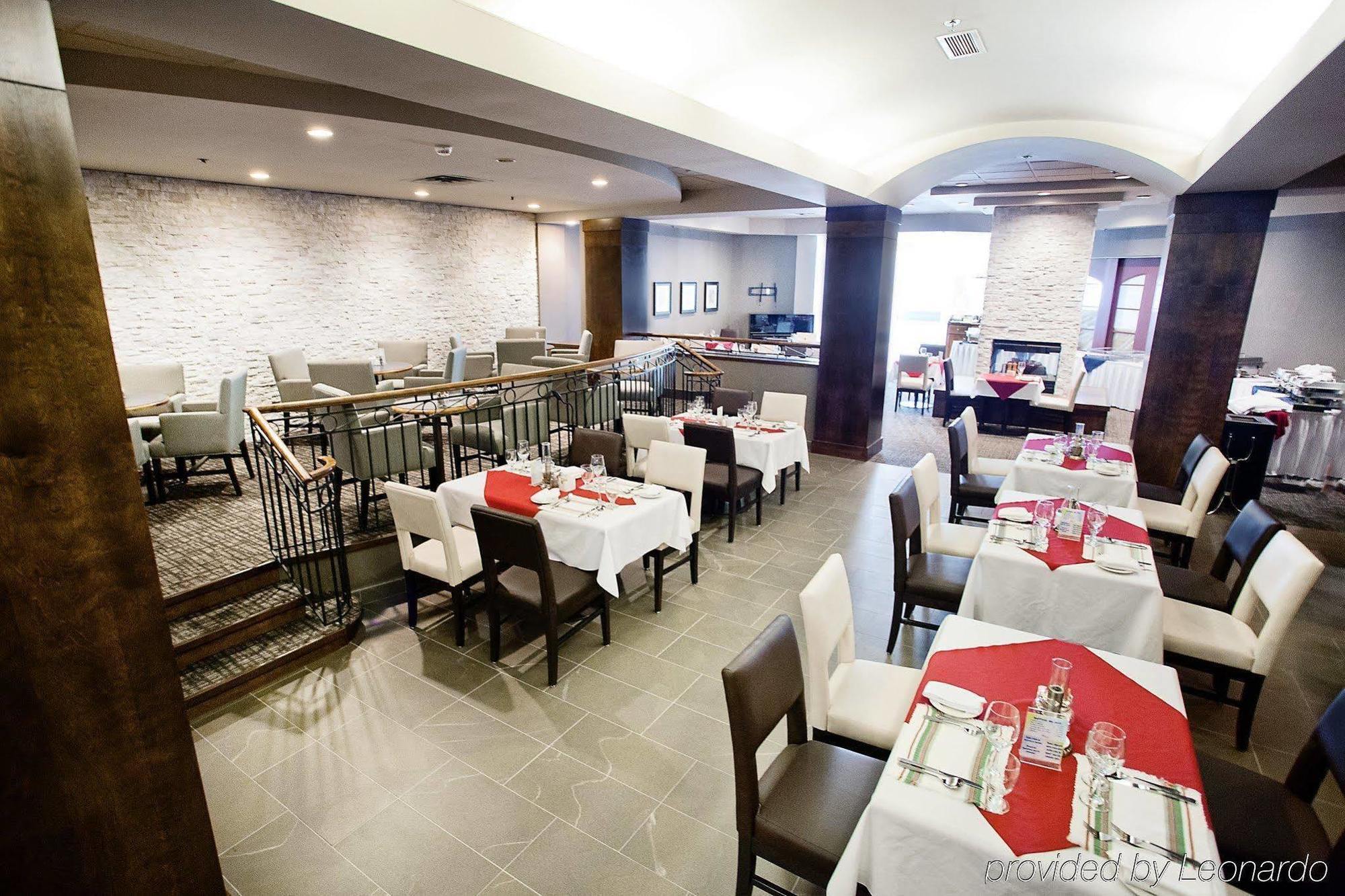 Delta Hotels By Marriott Saguenay Conference Centre Restaurant photo